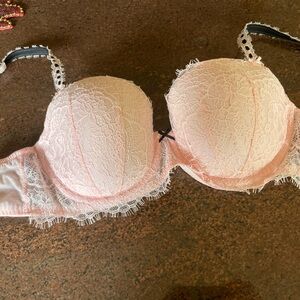 Victoria’s Secret bra. Never worn. 34DD